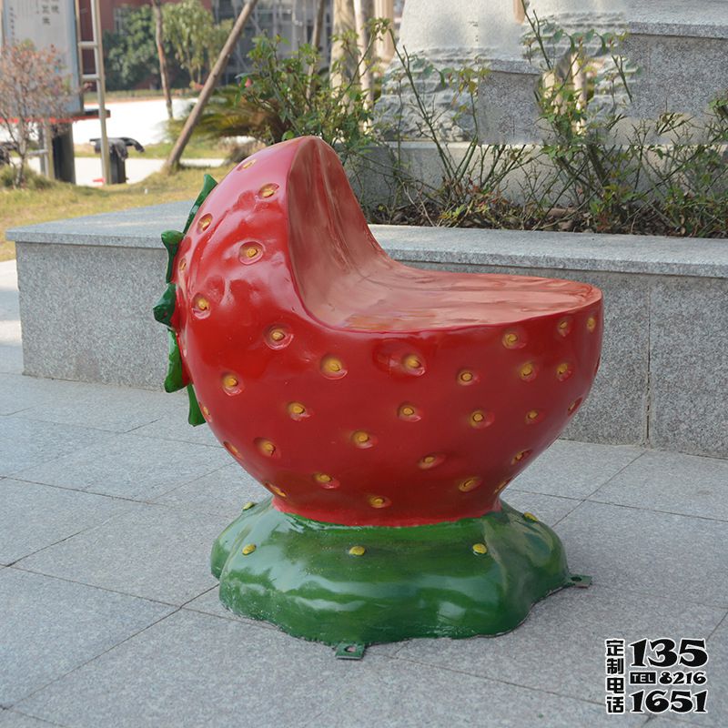 公園景區(qū)玻璃鋼創(chuàng)意草莓雕塑 公園景區(qū)玻璃鋼創(chuàng)意草莓雕塑
