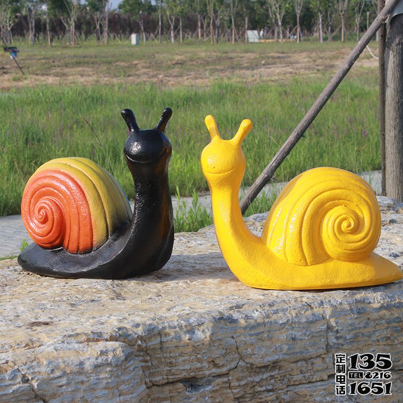戶外游樂(lè)場(chǎng)擺放的玻璃鋼卡通蝸牛雕塑 戶外游樂(lè)場(chǎng)擺放的玻璃鋼卡通蝸牛雕塑