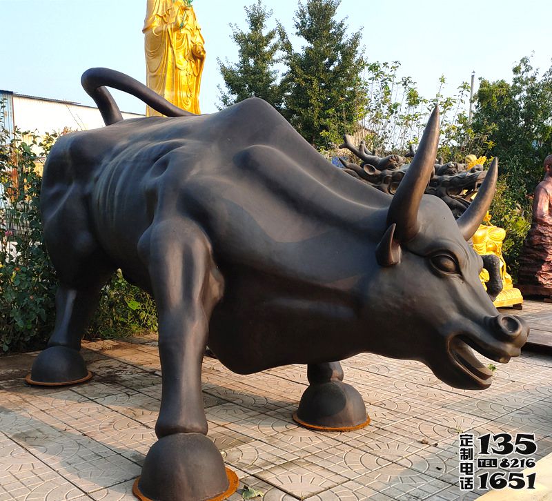 廣場大型動物景觀擺件玻璃鋼仿銅農(nóng)耕牛雕塑